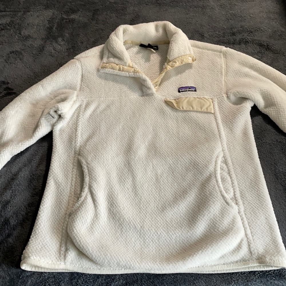 Patagonia Women’s Re-tool Snap-T Pullover in Raw Linen , size Medium
